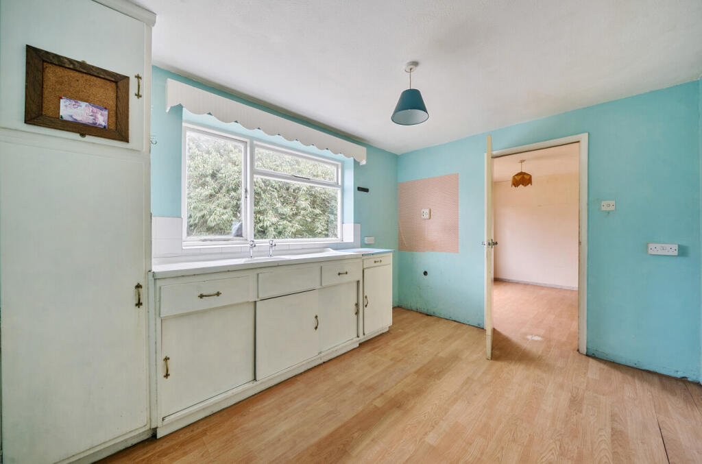 1342069-4-68a482c...