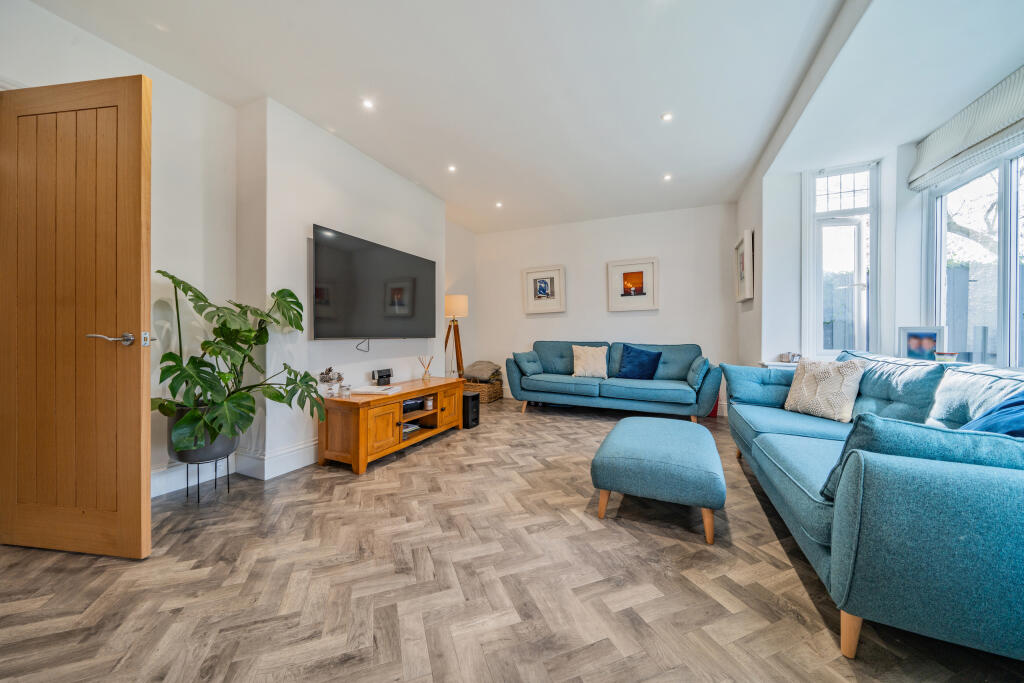 Open Plan Kitchen / Living / Dining Room