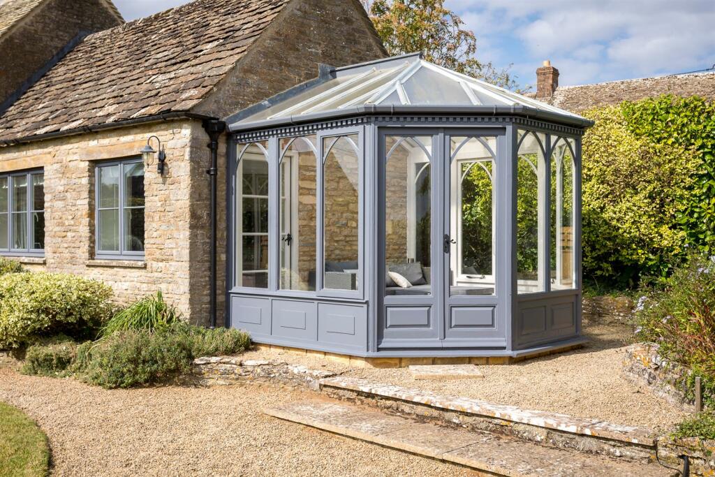 41 - 3 Itlay - GL7 7HZ - Web.jpg