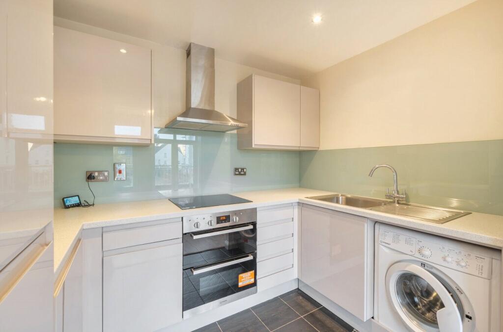 1393815-12-694287...