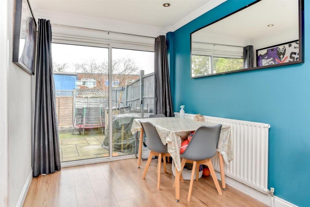 For Sale by Aspire Residential | Wolstenbury Road