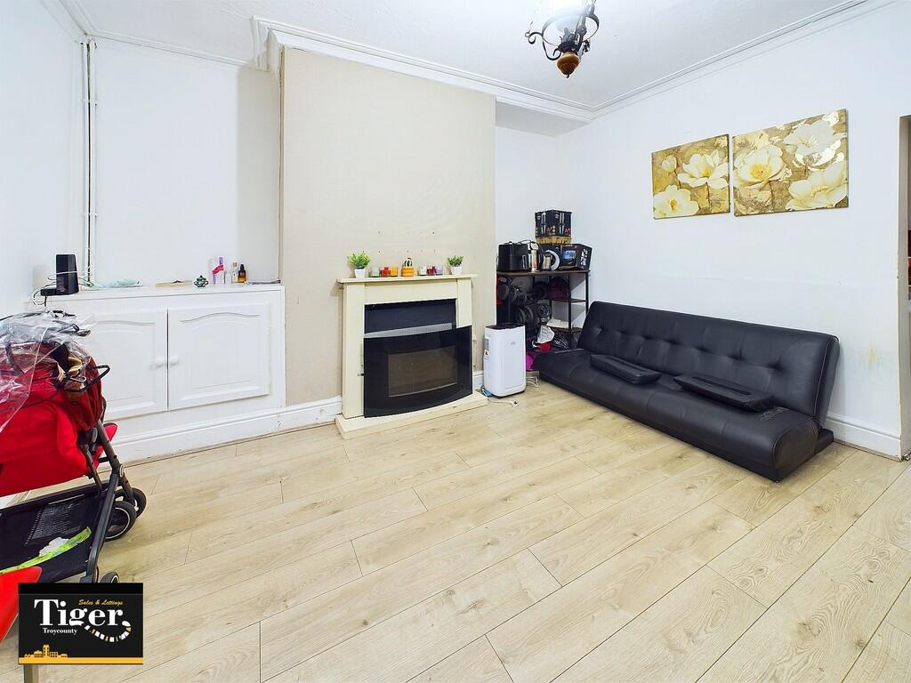 CAM02176G0-PR0461...