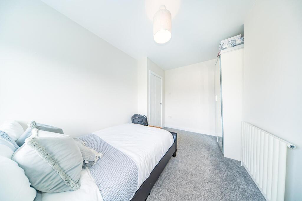 36 Ford Road bedroom 2 2.jpg