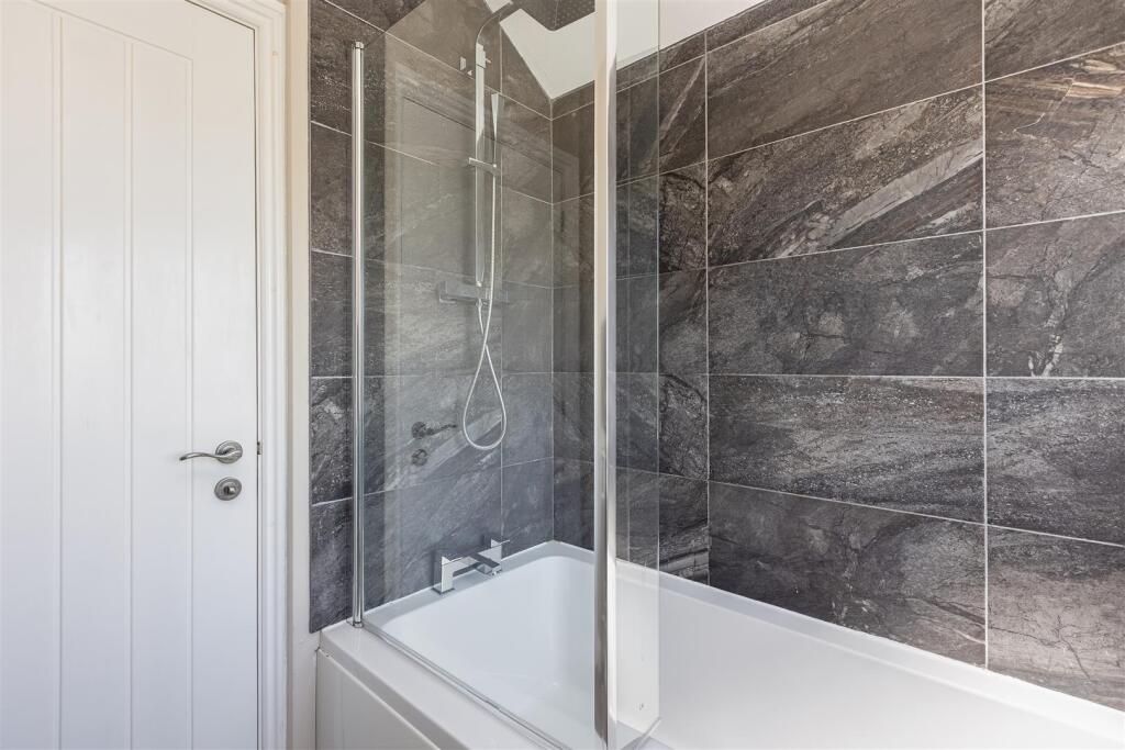 Maudon Avenue 21 Bathroom-2.jpg