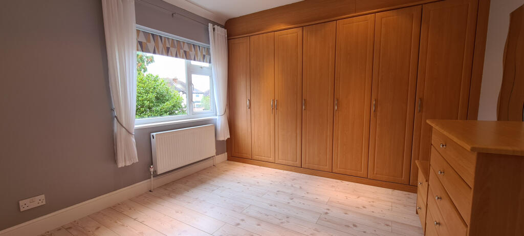 REAR BEDROOM