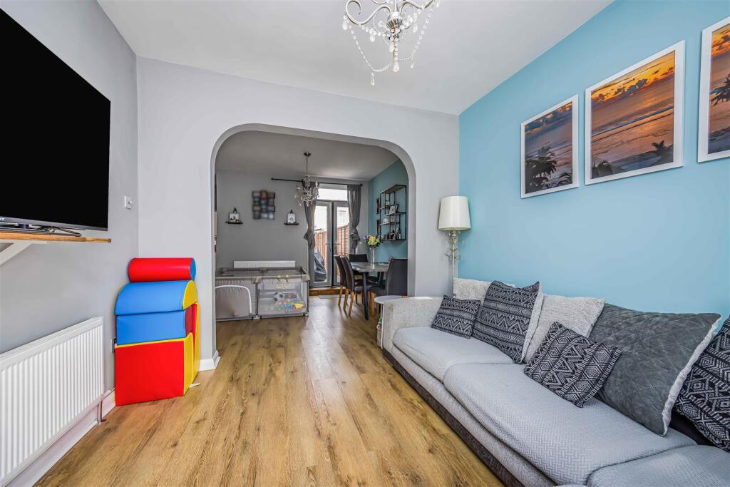 21 Toronto Road, Fratton-Small-PorticoMarketing-So