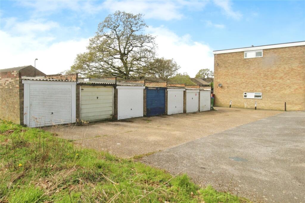 Garage In Block