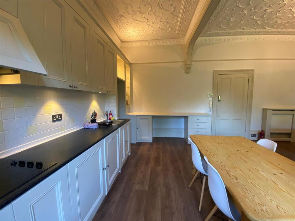 1, 99 BUCKINGHAM ROAD KITCHEN NEW 2.jpeg