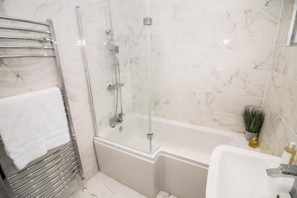 Bathroom p3
