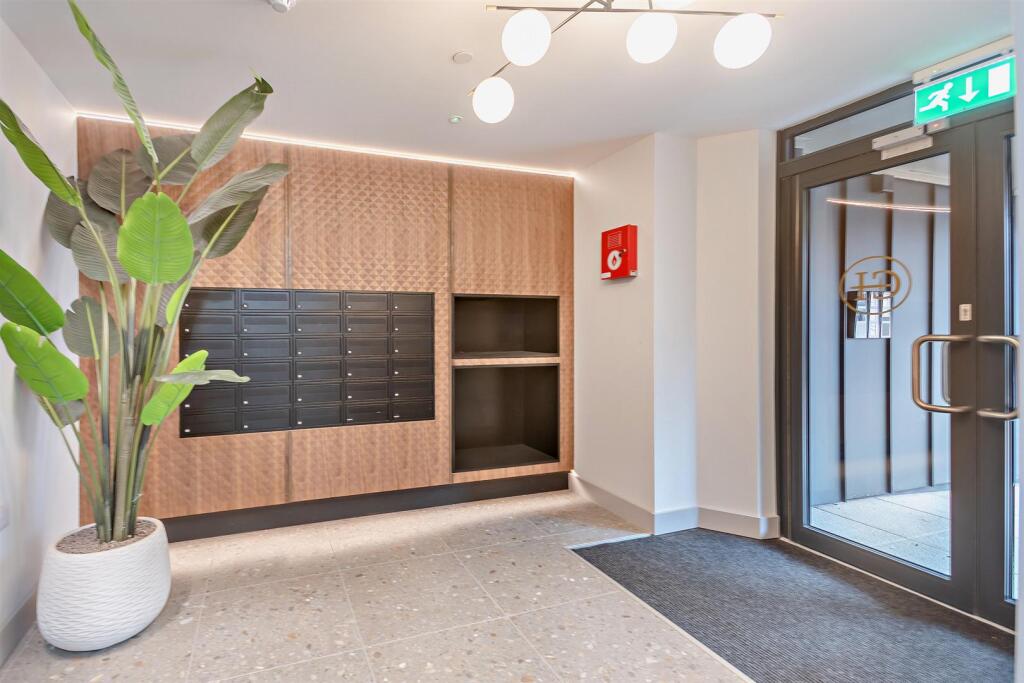 8641094-interior21v2-800.jpg
