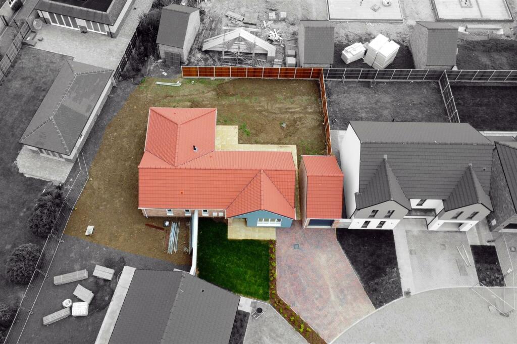 12 Newlands Way, Somersham - Front Aerial Highligh