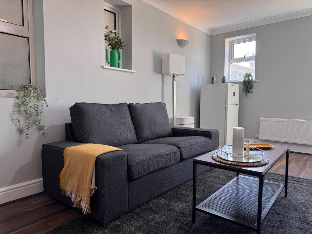 LIVINGROOM