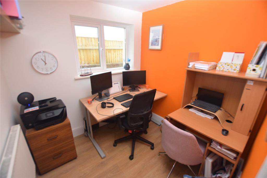 Bedroom 4/ Office