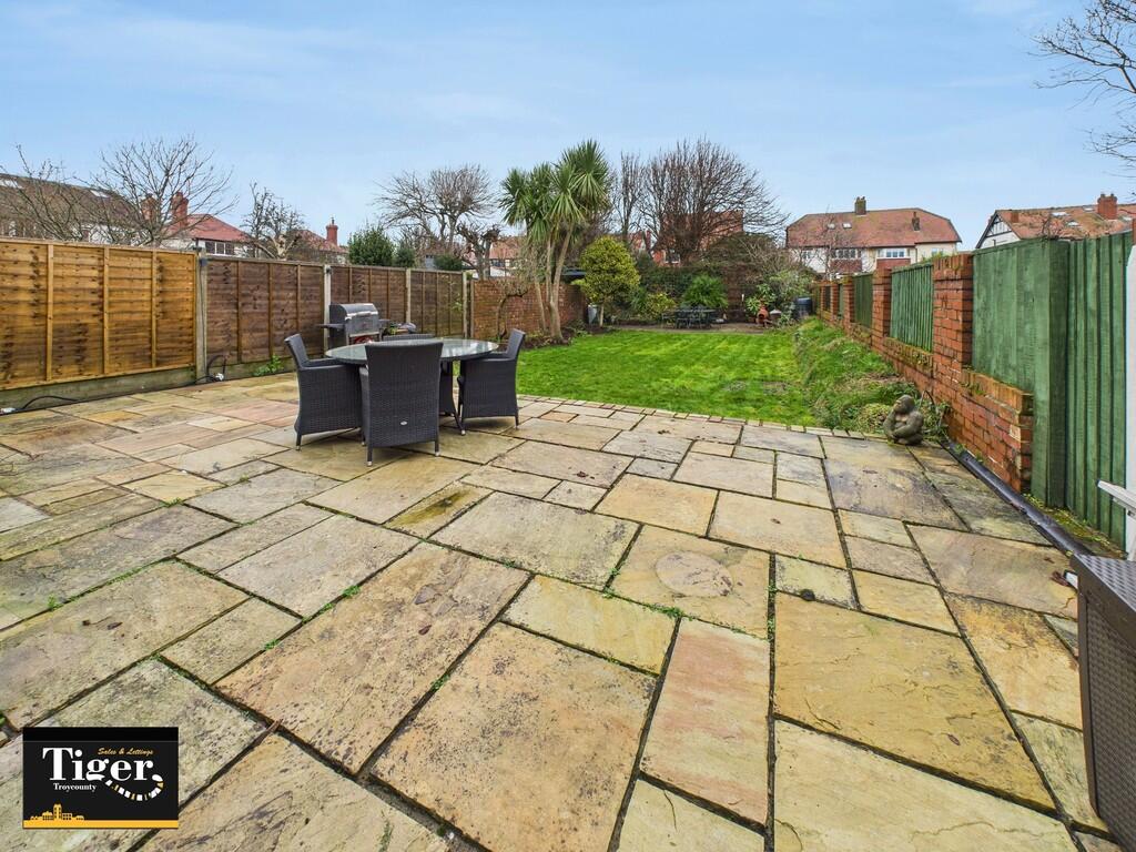 CAM02176G0-PR0777...