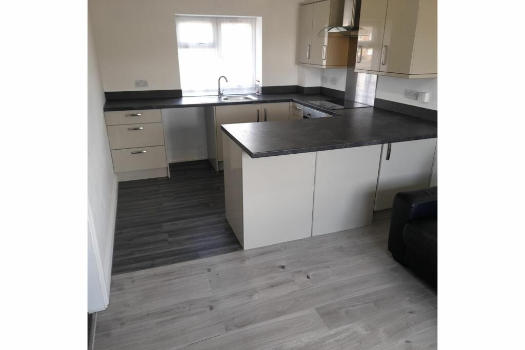 Lounge / Kitchen