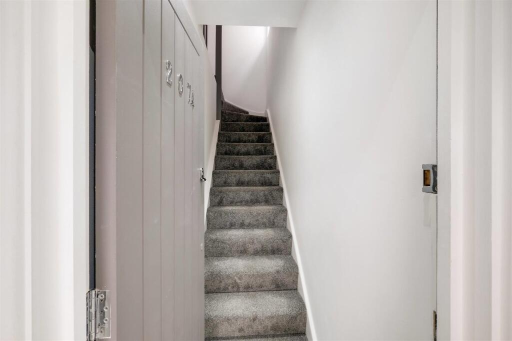 360 TW3 Ellerdine Rd 207-A-26.jpg