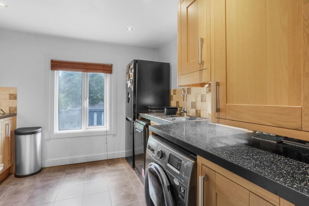 1529102328 - 40b Tritton Road, SE21 - 13.jpg