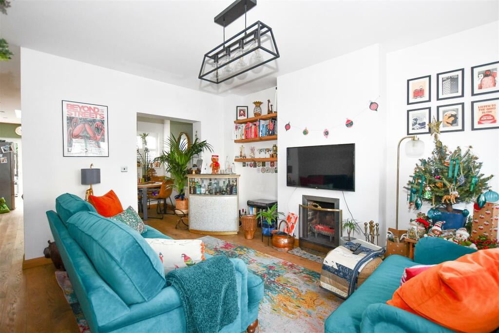 Living Room.jpg