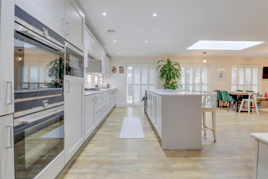 6 GORSE WOOD VIEW INSIDE-22.jpg