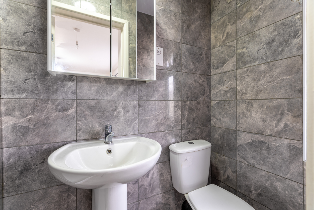 BATHROOM ONE