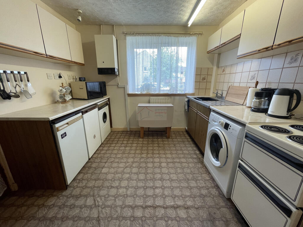 Kitchen a.JPG