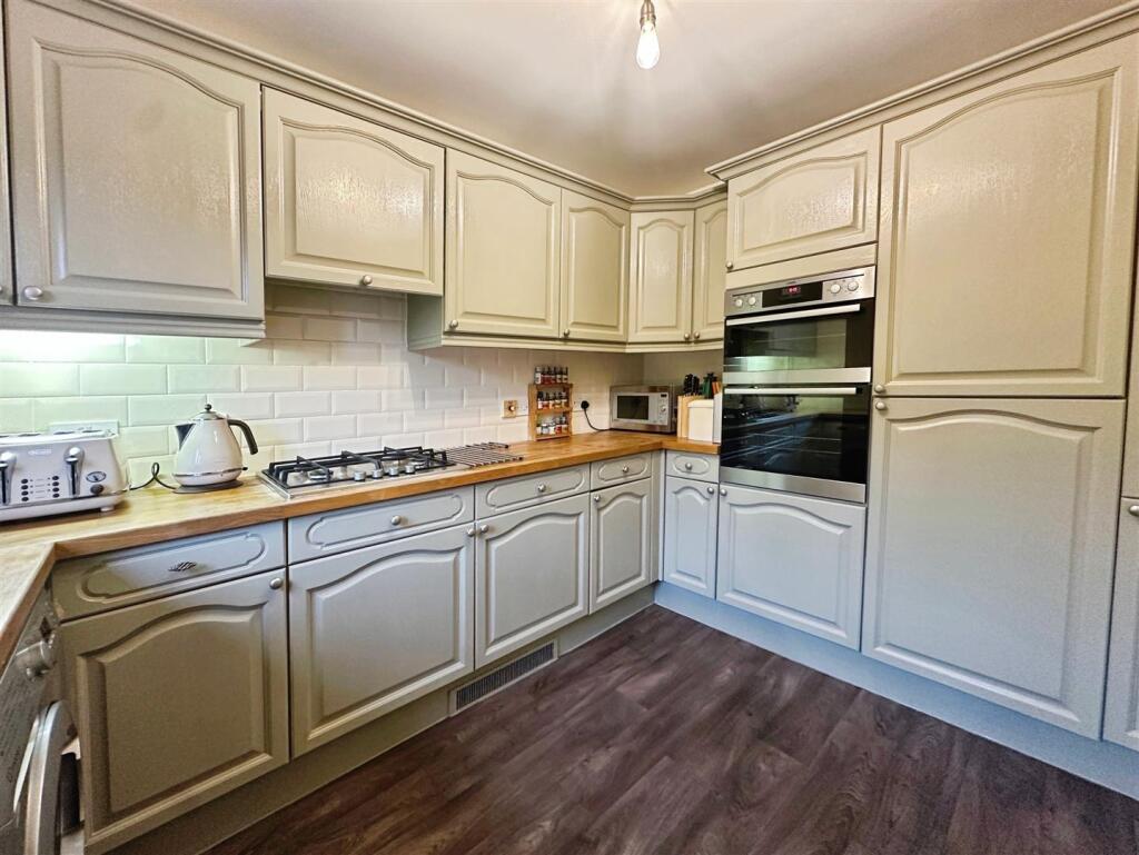 3b801262--4C44-BC16-591EA41F5F64-96500-00001F2C62A