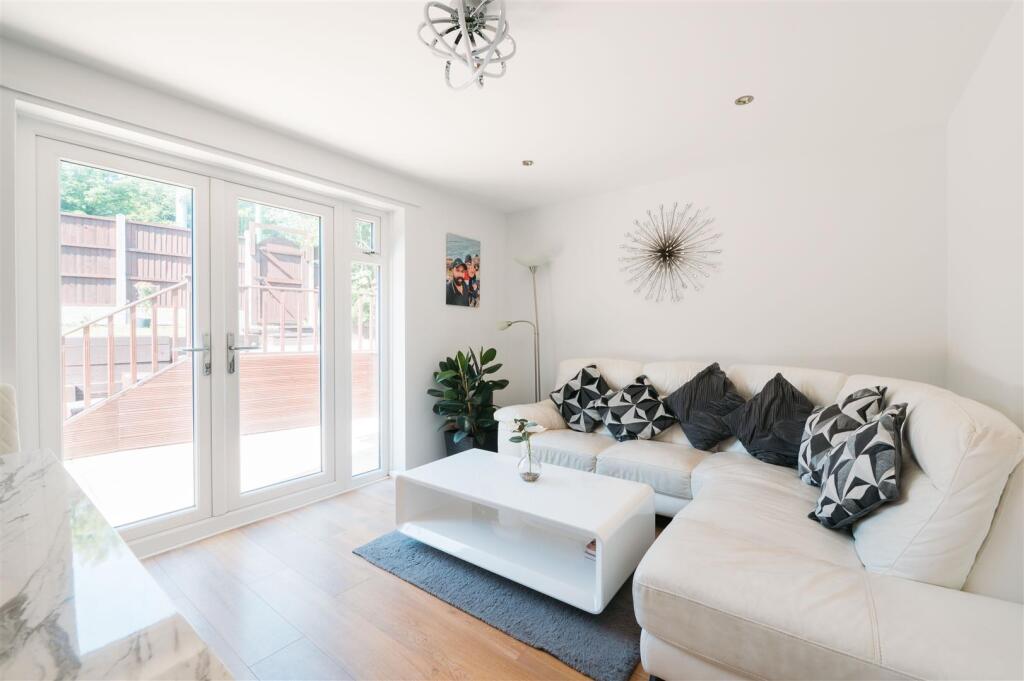 27 Coleridge Close-12.jpg