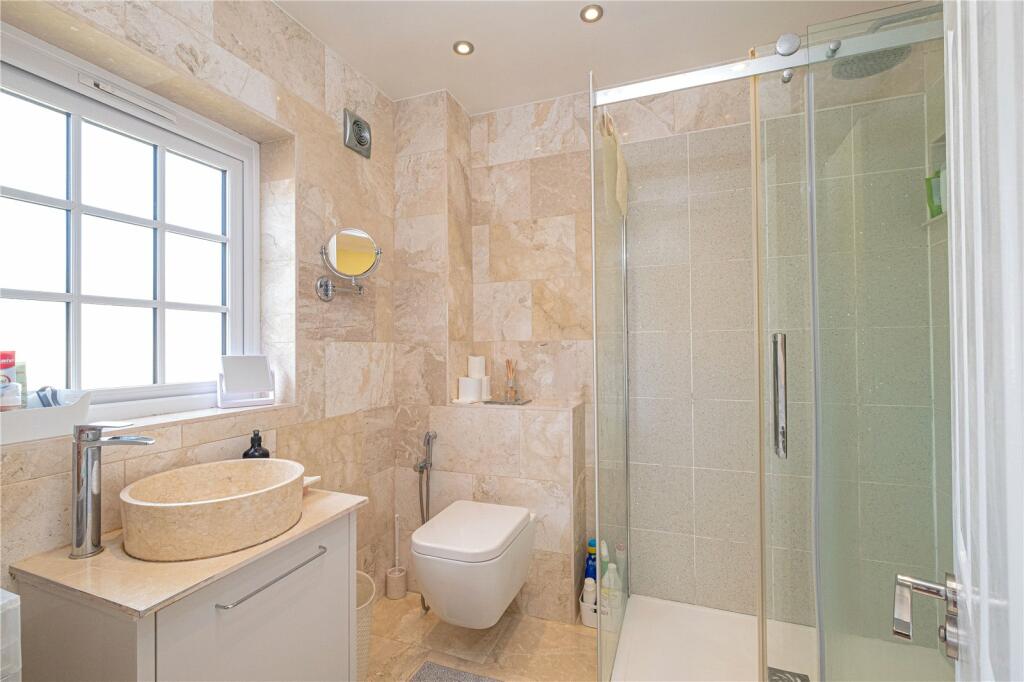 Shower/WC