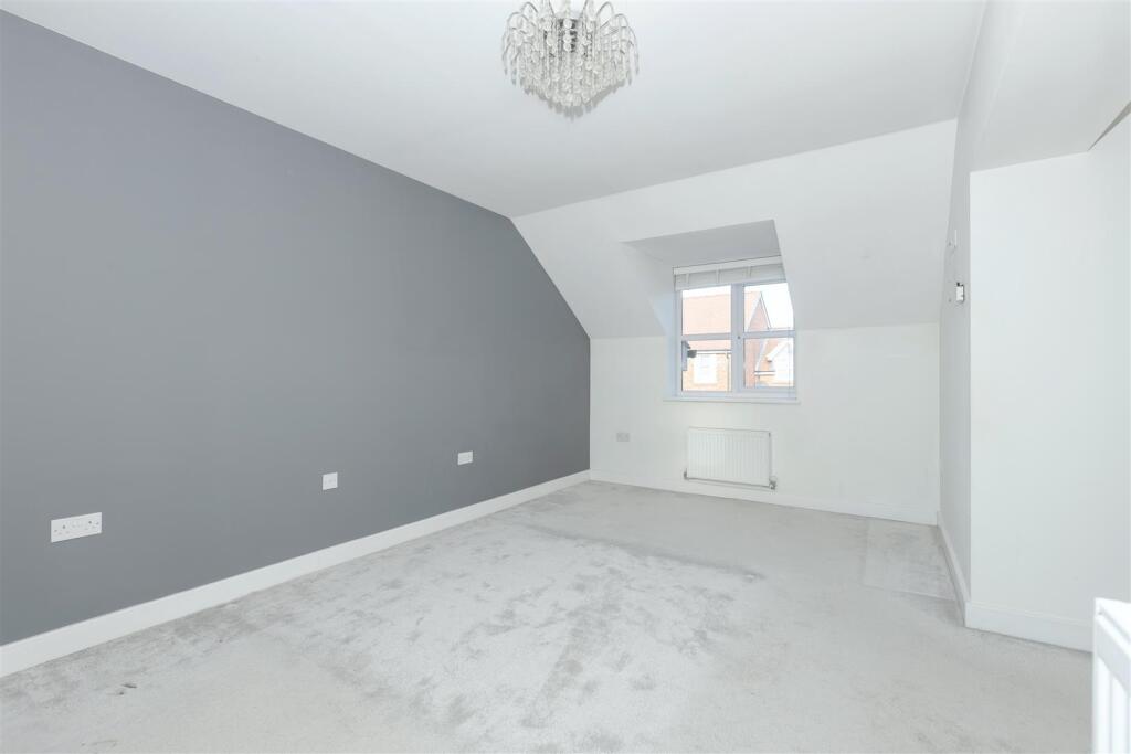 Nightingale Avenue_15.jpg