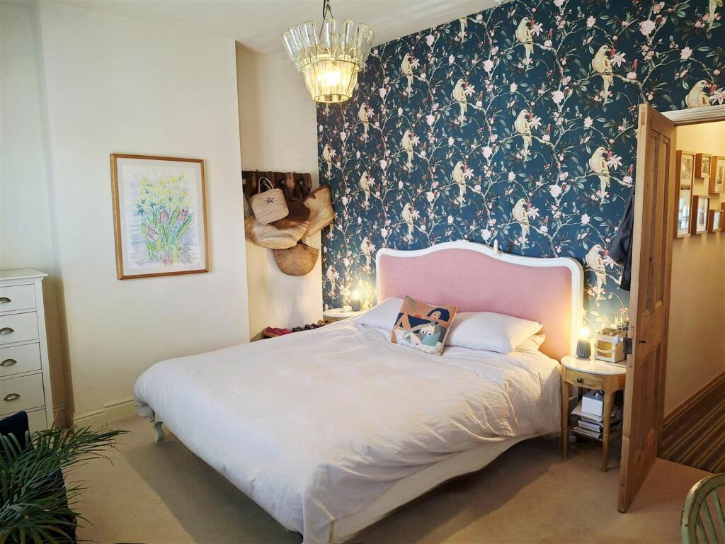 44 Chandos - Bedroom 1.jpg