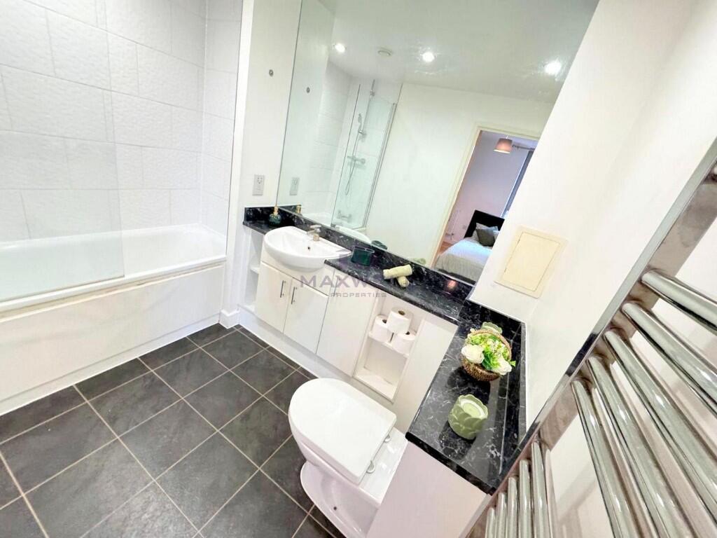 For sale studio, SE1