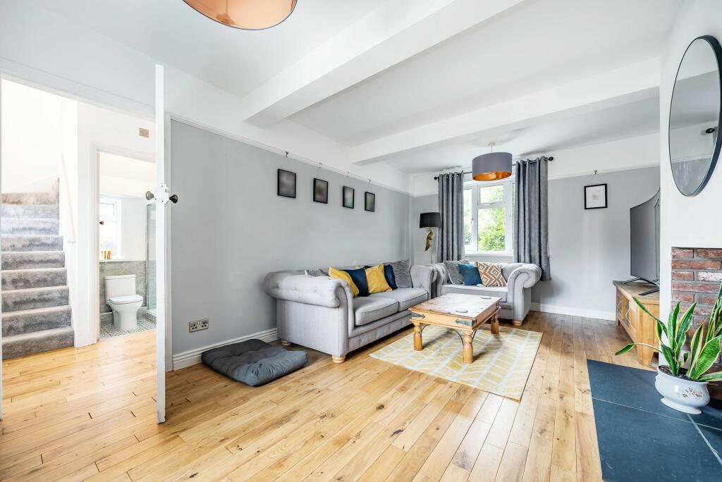 Living Room (2)