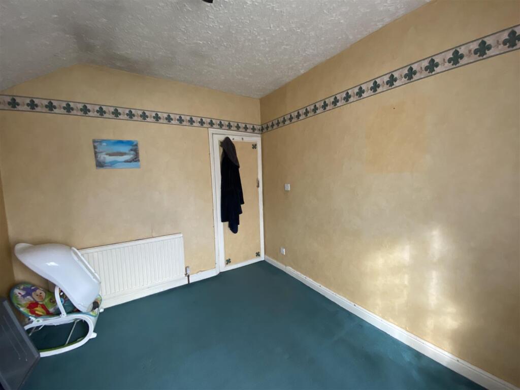 Bedroom no.2 rear double: