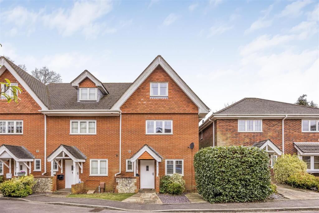 10 Castle Mews, Horndean-PorticoMarketing-SoldBy-4