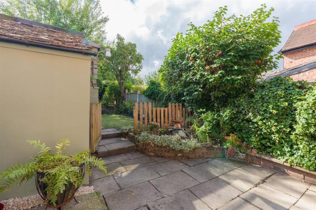 238 London Road-30.jpg