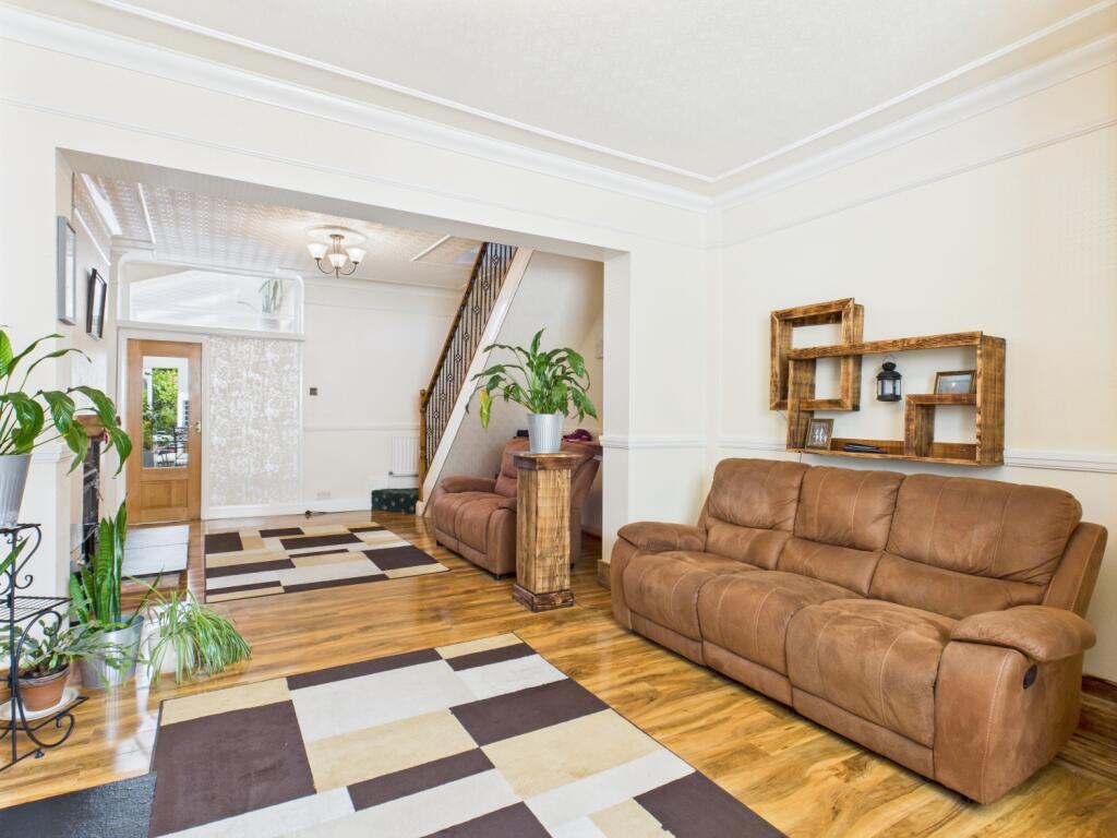 CAM03729G0-PR0074-STILL002