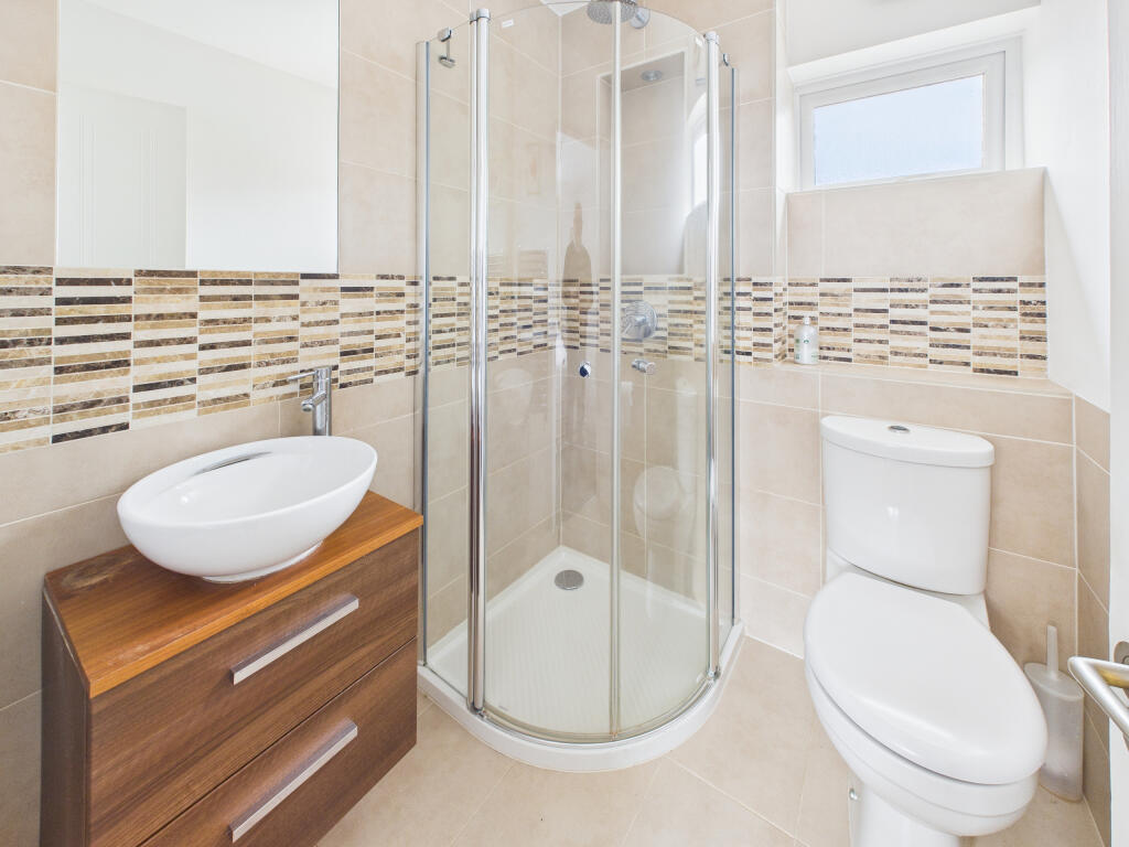 CAM02909G0-PR0504-STILL007