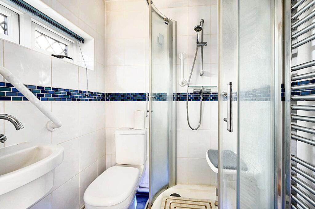 Ground floor En-Suite Bedroom (4)/study