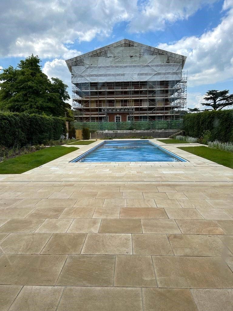 Pav Swimming Pool