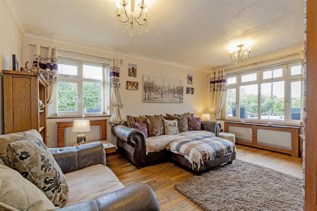 Reception Room-1.jpg