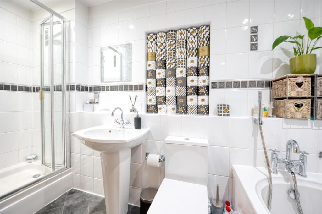 Bathroom - shower.jpg