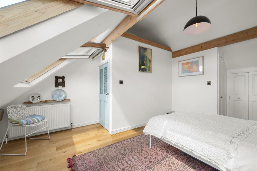 Bedroom One to door and en-suite.jpg