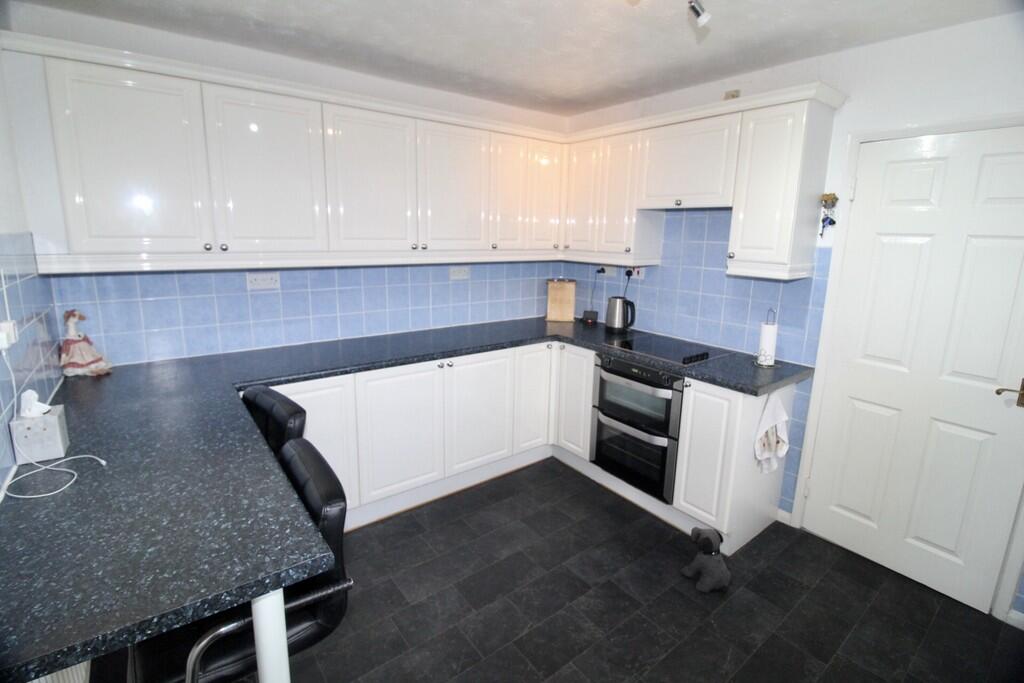 36723561-4E79-473...