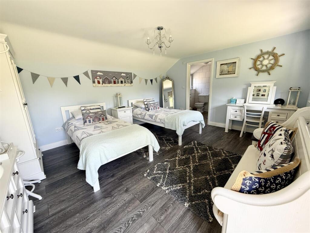 The Boathouse - bedroom