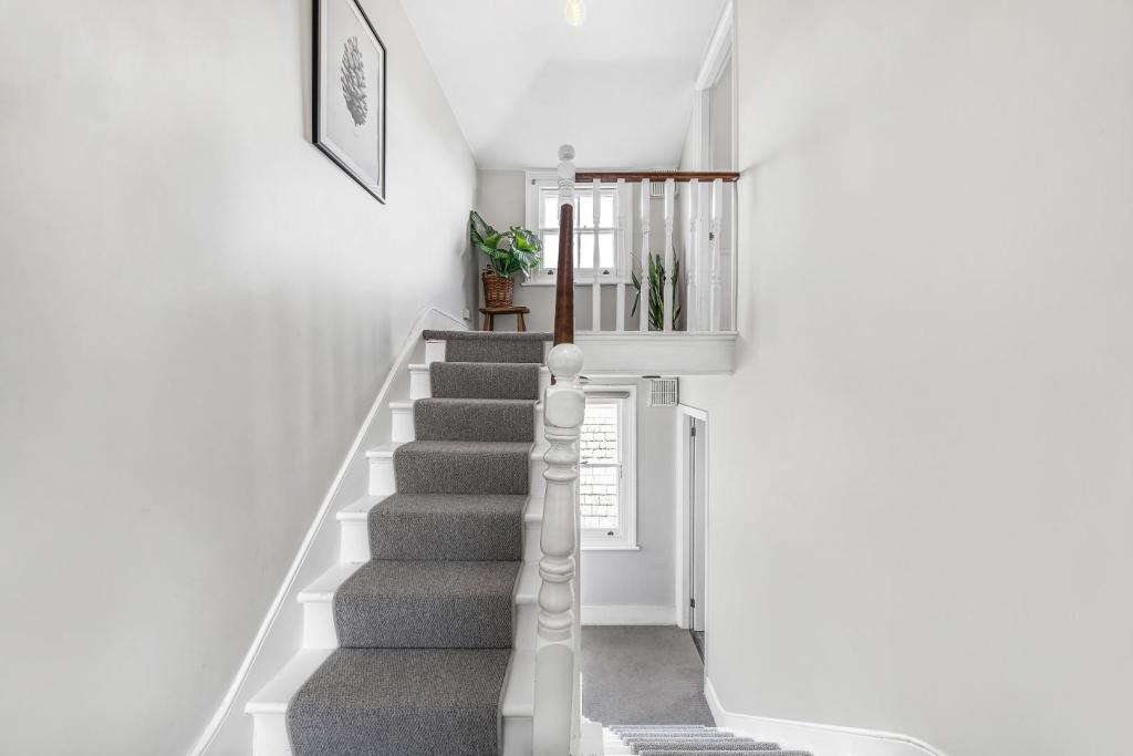 Hall.jpg