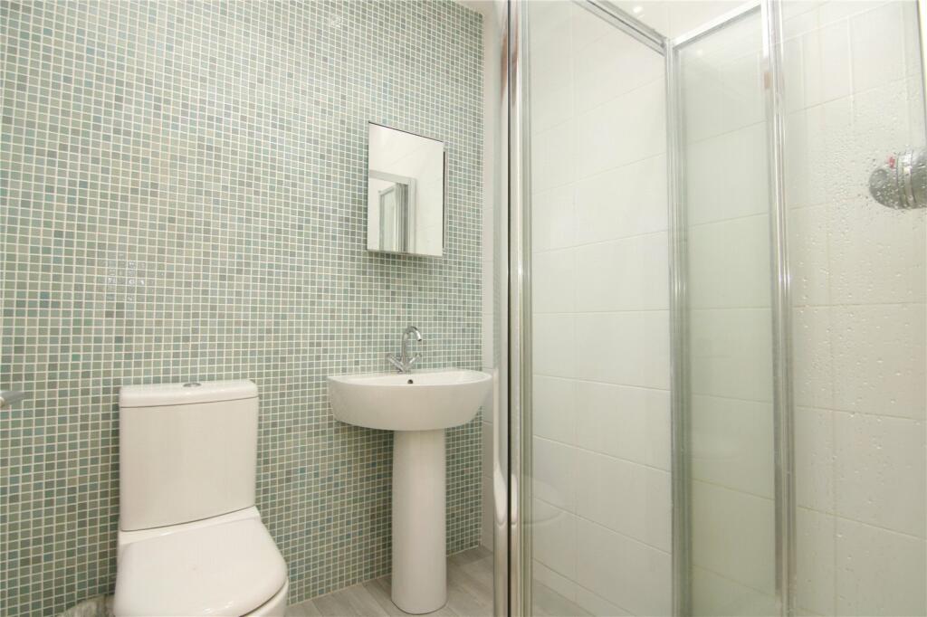 Bed 3 En-Suite