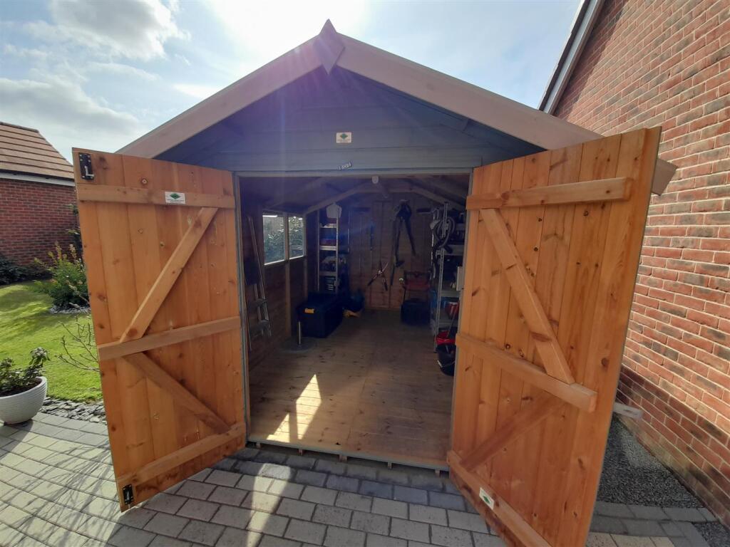 Shed.jpg