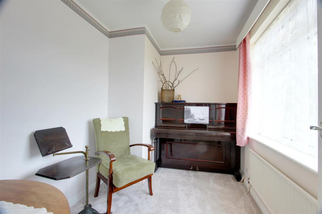 IMG_7990-IMG_7992 p room.jpg