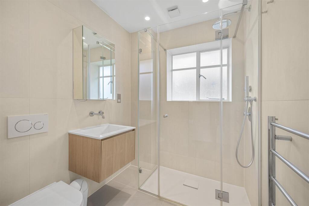 bathroom4.jpg