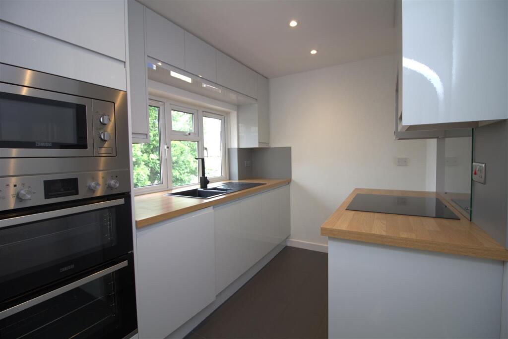 Kitchen 1 Edit.jpg